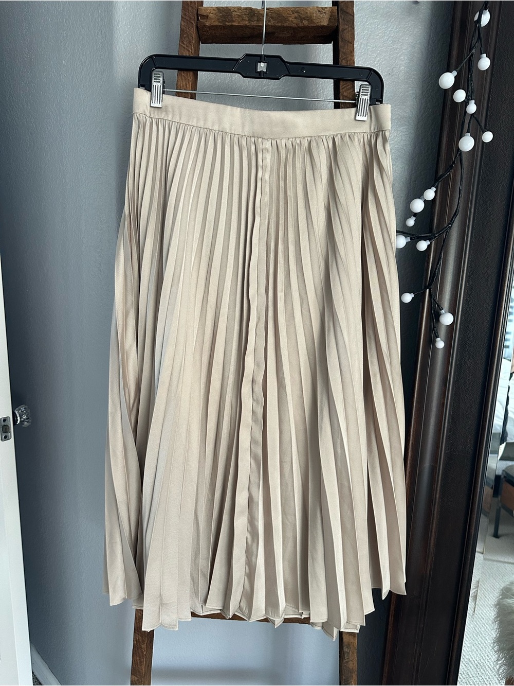 J. Crew Pleated Midi Skirt in Light Beige size medium - Picture 3 of 15